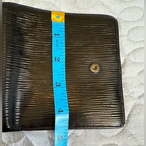 Louis Vuitton Epi Porte-Billets Black Leather Compact Wallet - Picture 15 of 16